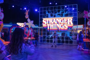 “Stranger Things” tendrá una serie derivada y una obra de teatro